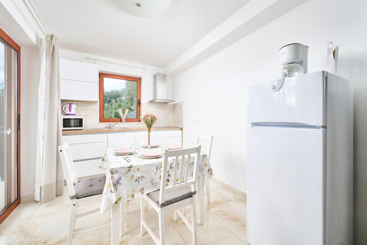 Elia Apartments Savudrija Bagian luar foto