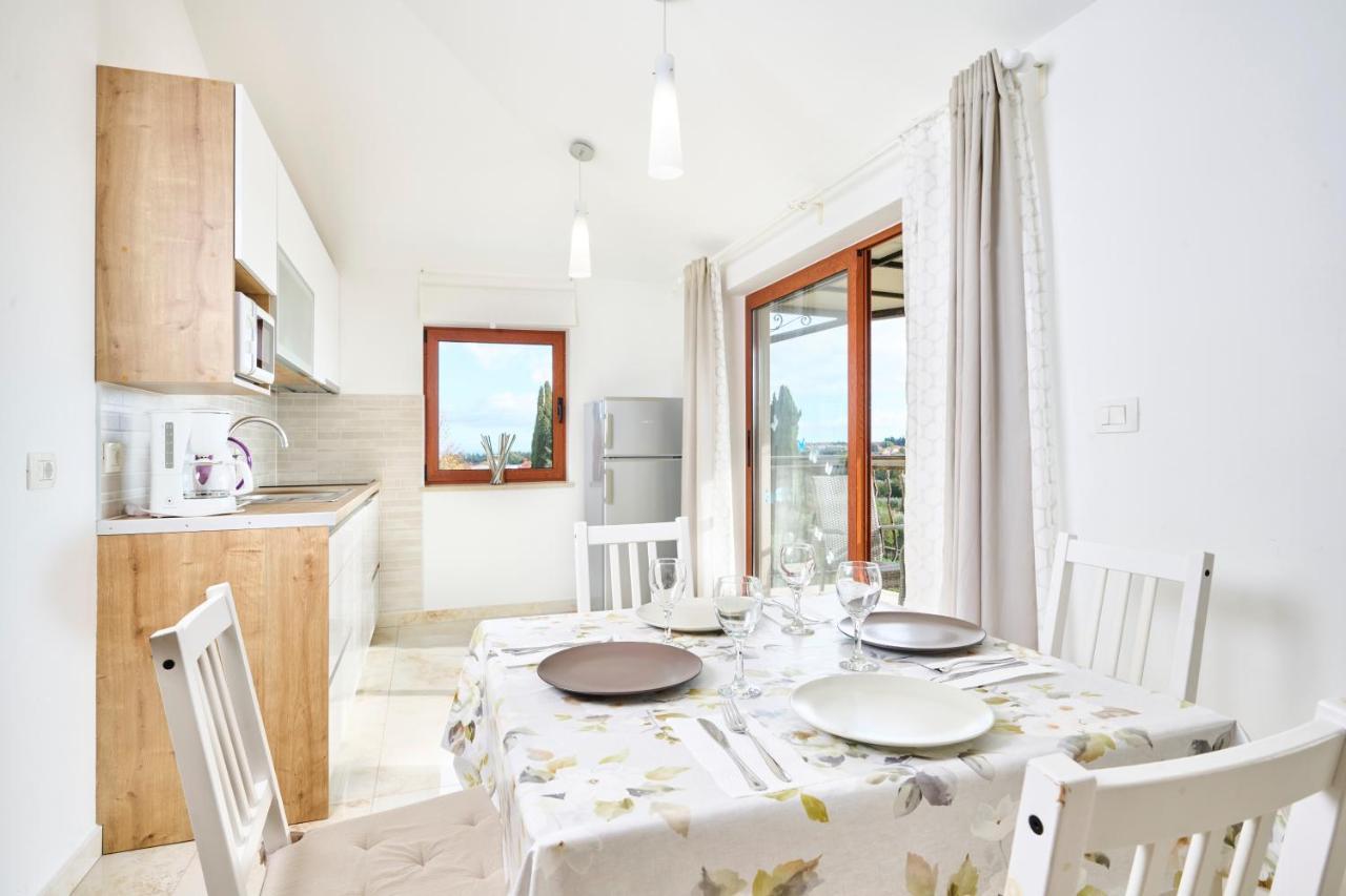 Elia Apartments Savudrija Bagian luar foto